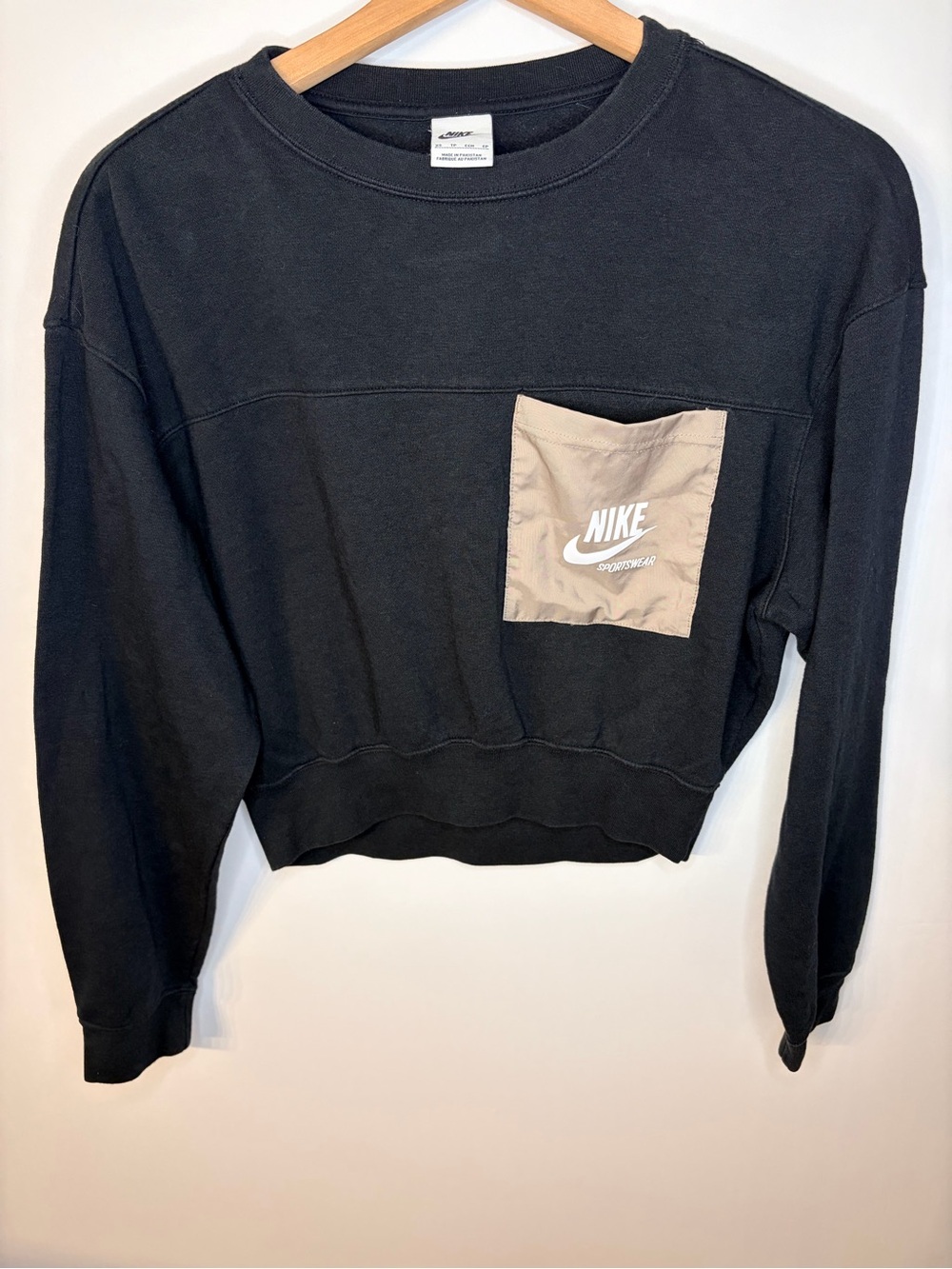 Nike Women's Black Sportswear Heritage Fleece Crewneck Sweatshirt, Size XS - Picture 4 of 10